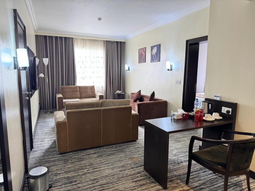 Golden Tulip Ibadan Hotel Ngoại thất bức ảnh