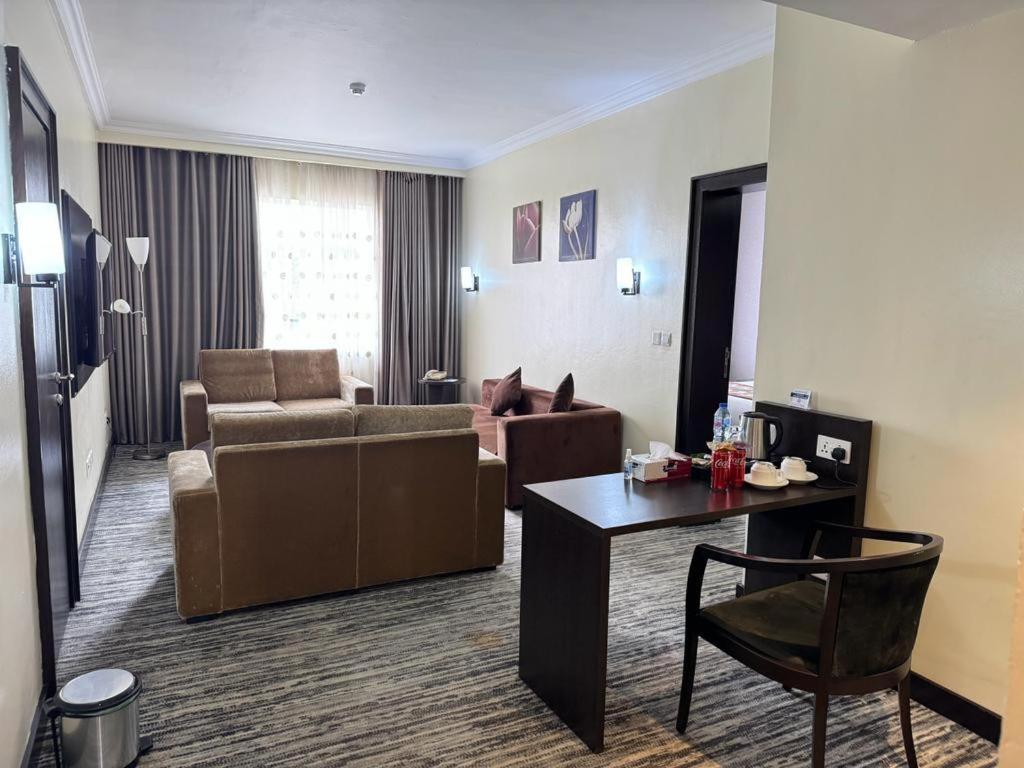Golden Tulip Ibadan Hotel Ngoại thất bức ảnh