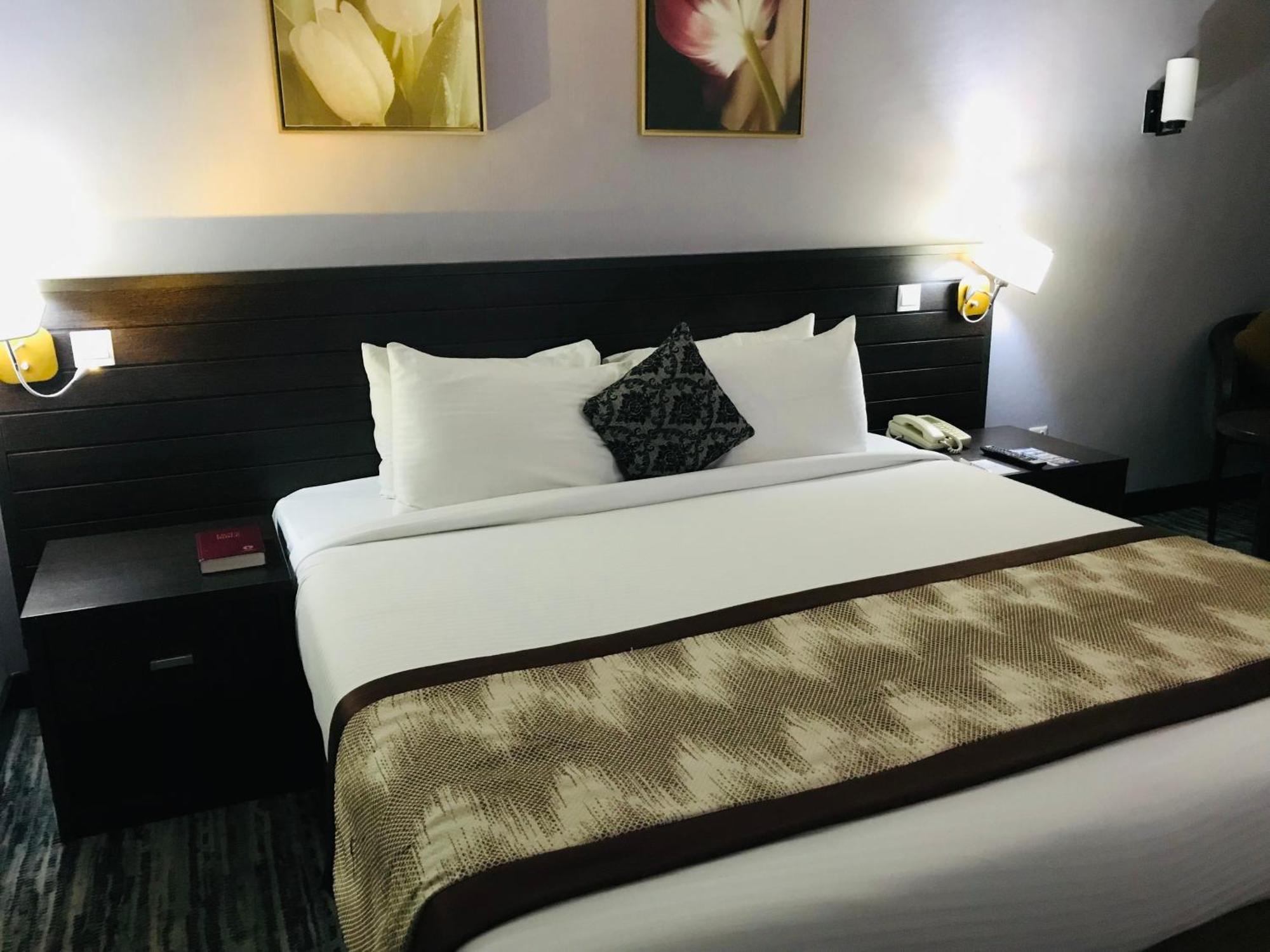 Golden Tulip Ibadan Hotel Ngoại thất bức ảnh