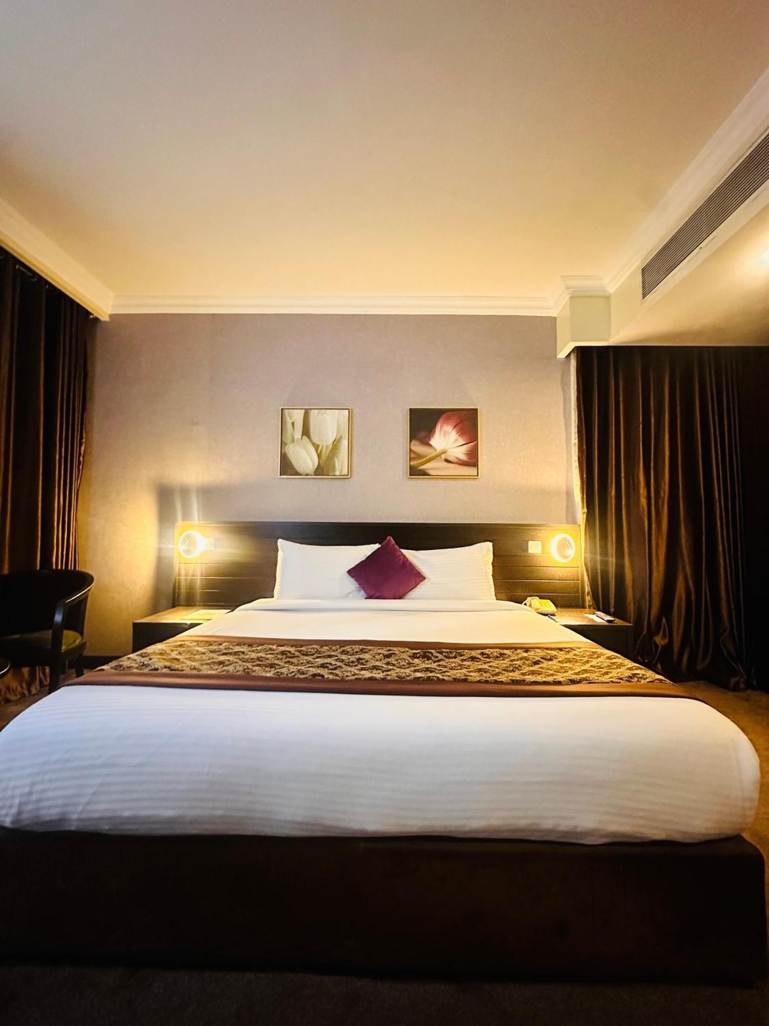 Golden Tulip Ibadan Hotel Ngoại thất bức ảnh