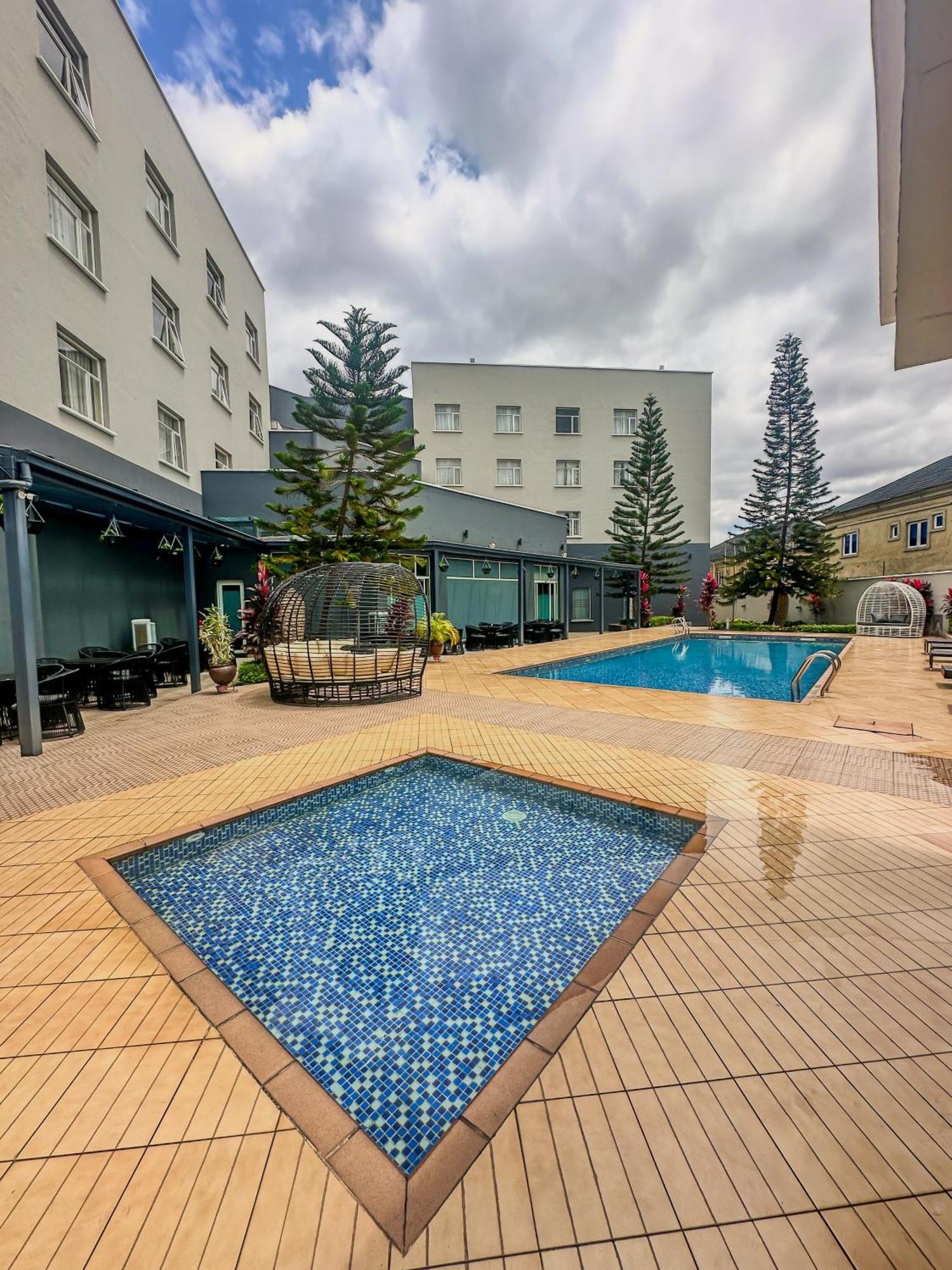 Golden Tulip Ibadan Hotel Ngoại thất bức ảnh