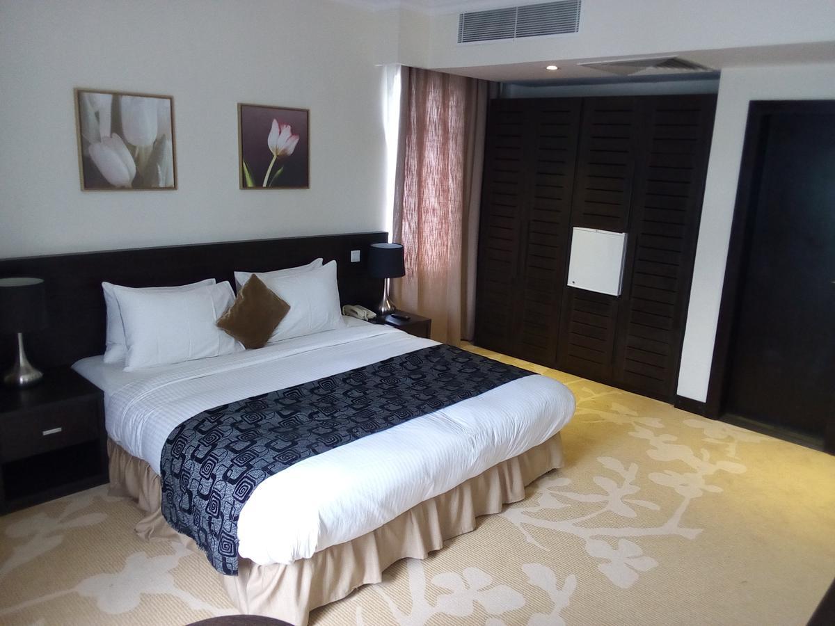 Golden Tulip Ibadan Hotel Ngoại thất bức ảnh